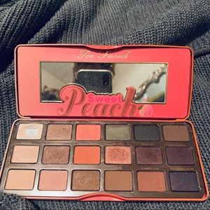 Two Faced Sweet Peach Palette
